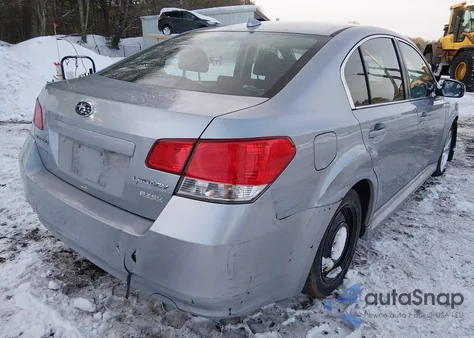 2014 Subaru Legacy 2.5I Premium z USA, uszkodzony, nr VIN 4S3BMBC65E3008271